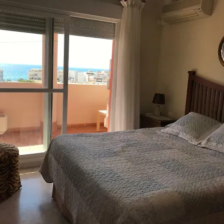 Sub-atico Con Parking En El Centro De * Estepona