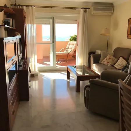 Sub-atico Con Parking En El Centro De * Estepona